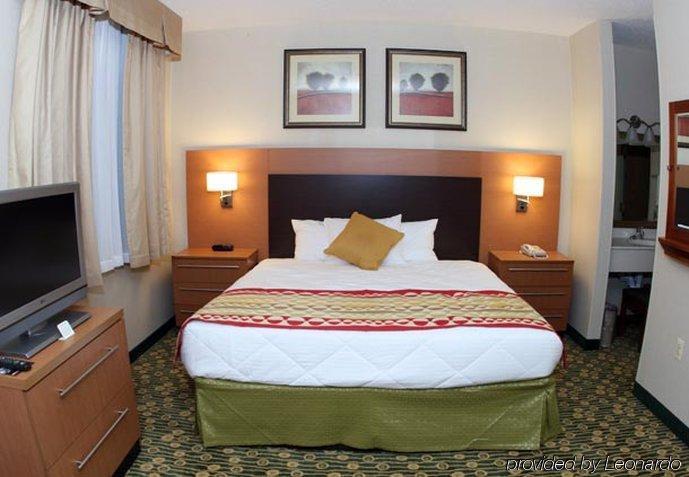 Towneplace Suites Detroit Уоррен Экстерьер фото