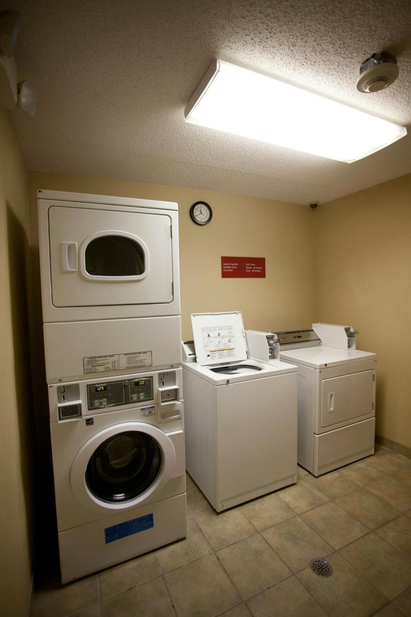 Towneplace Suites Detroit Уоррен Экстерьер фото