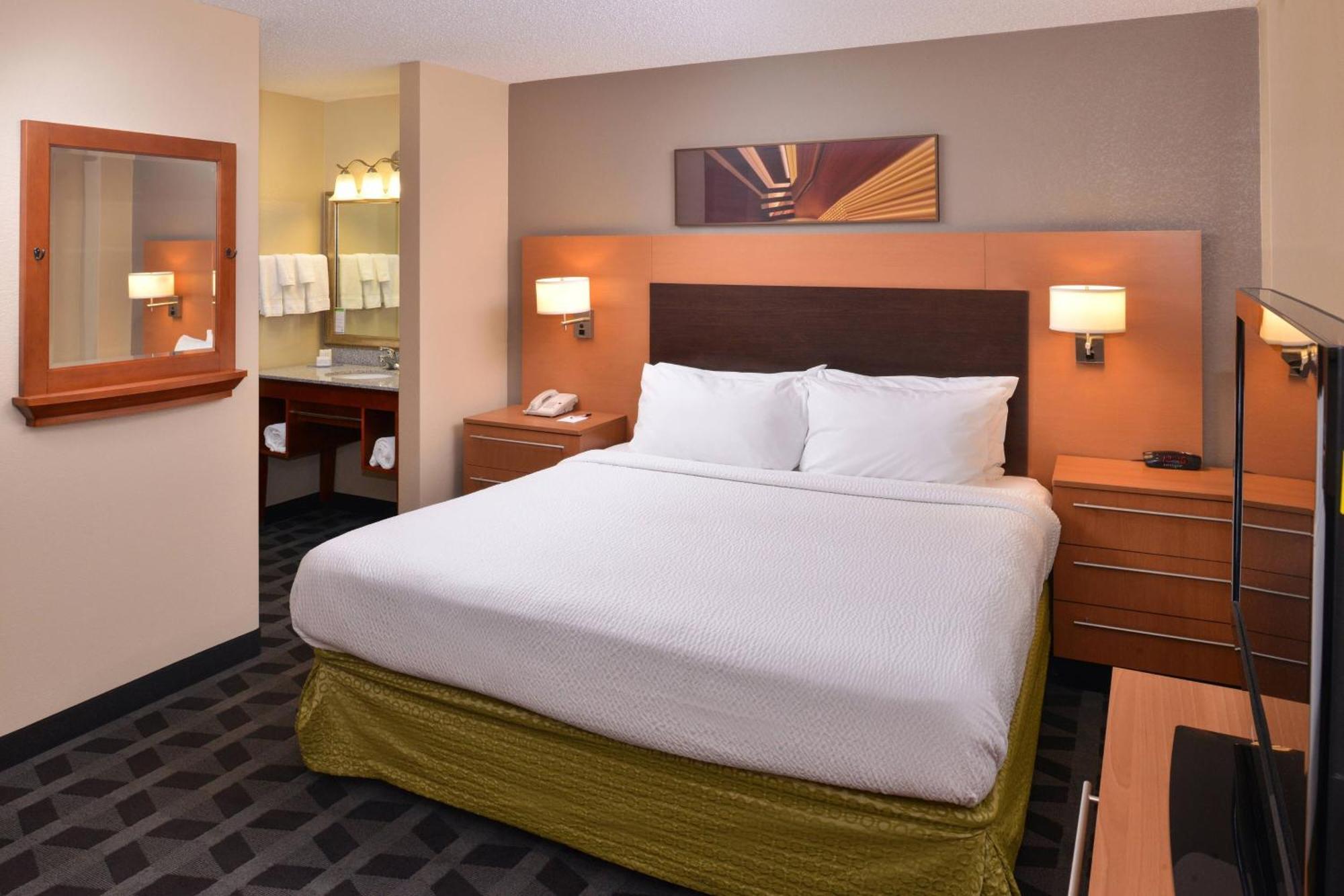 Towneplace Suites Detroit Уоррен Экстерьер фото