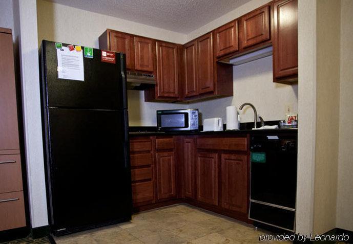 Towneplace Suites Detroit Уоррен Номер фото