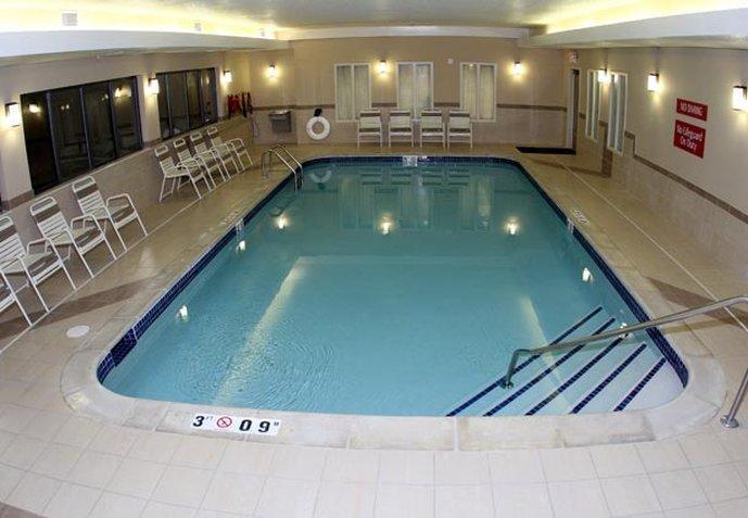Towneplace Suites Detroit Уоррен Экстерьер фото