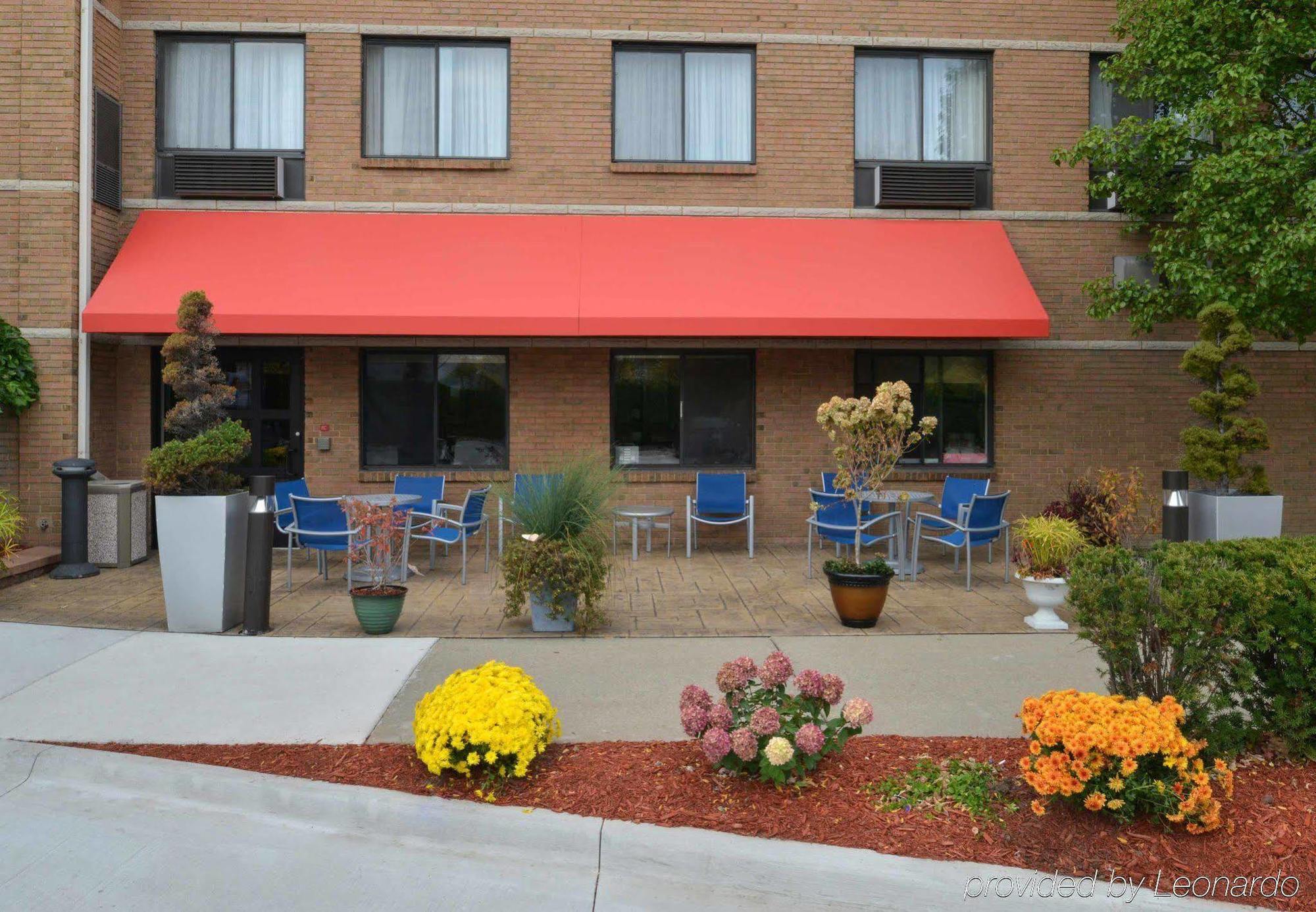 Towneplace Suites Detroit Уоррен Экстерьер фото