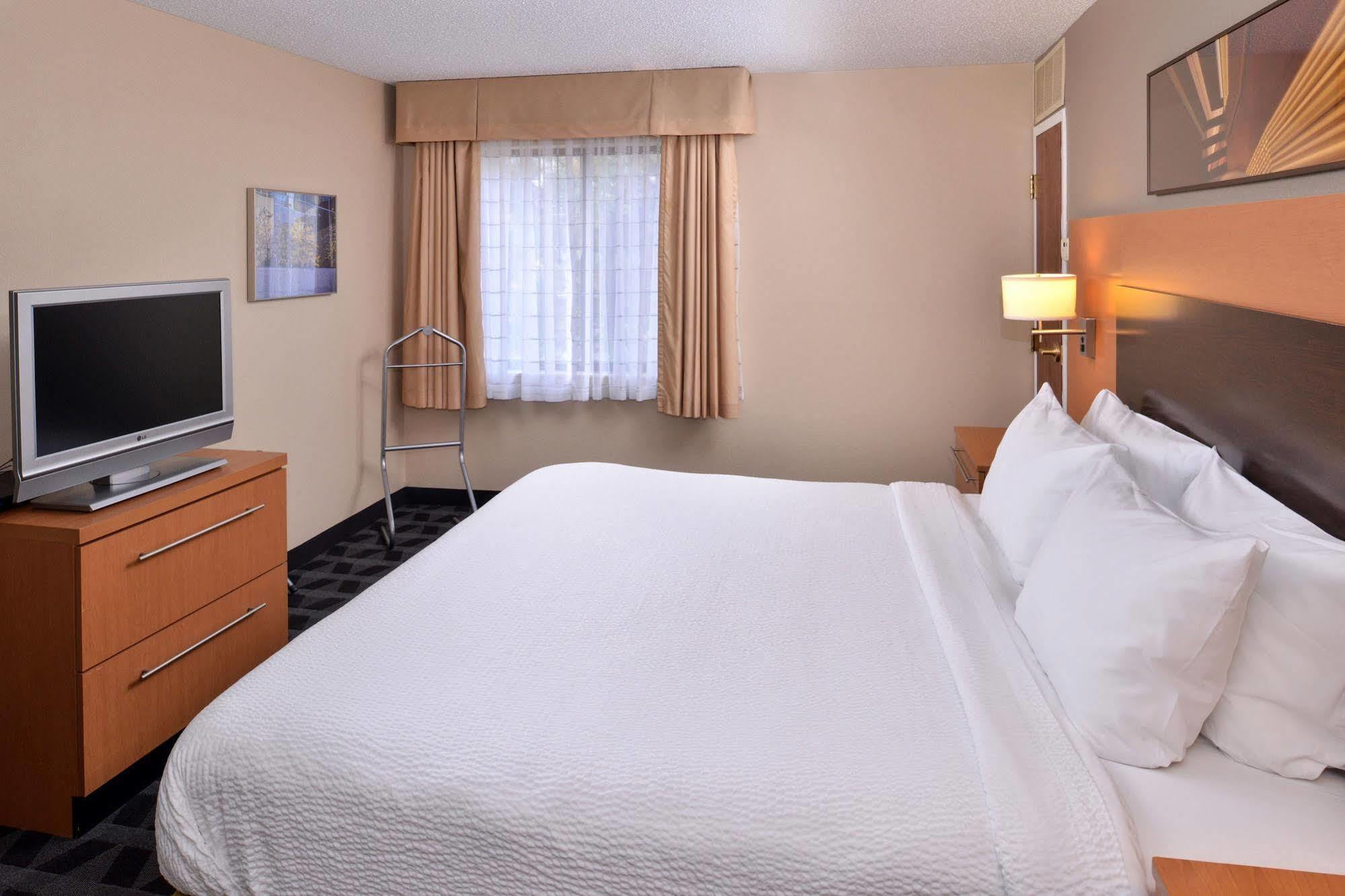 Towneplace Suites Detroit Уоррен Экстерьер фото