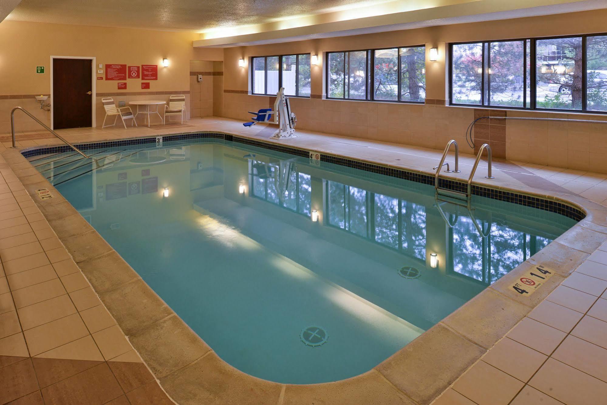 Towneplace Suites Detroit Уоррен Экстерьер фото